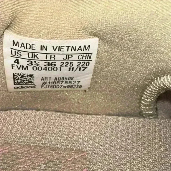 Adidas Sneakers Beige Pink Size US 4 Girls / 5.5 Women’s - Picture 7 of 14
